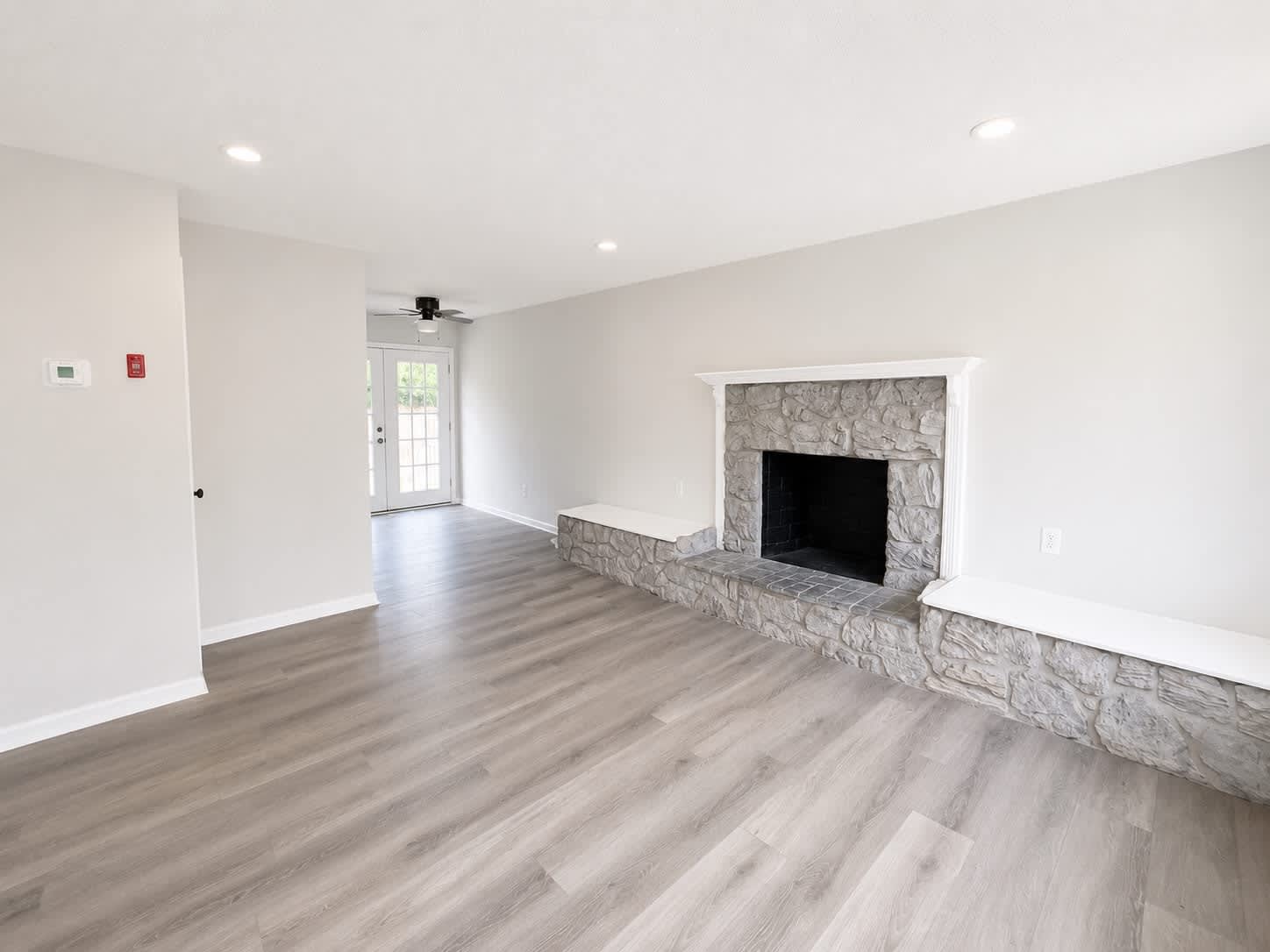 405 Institute Drive – photo 2