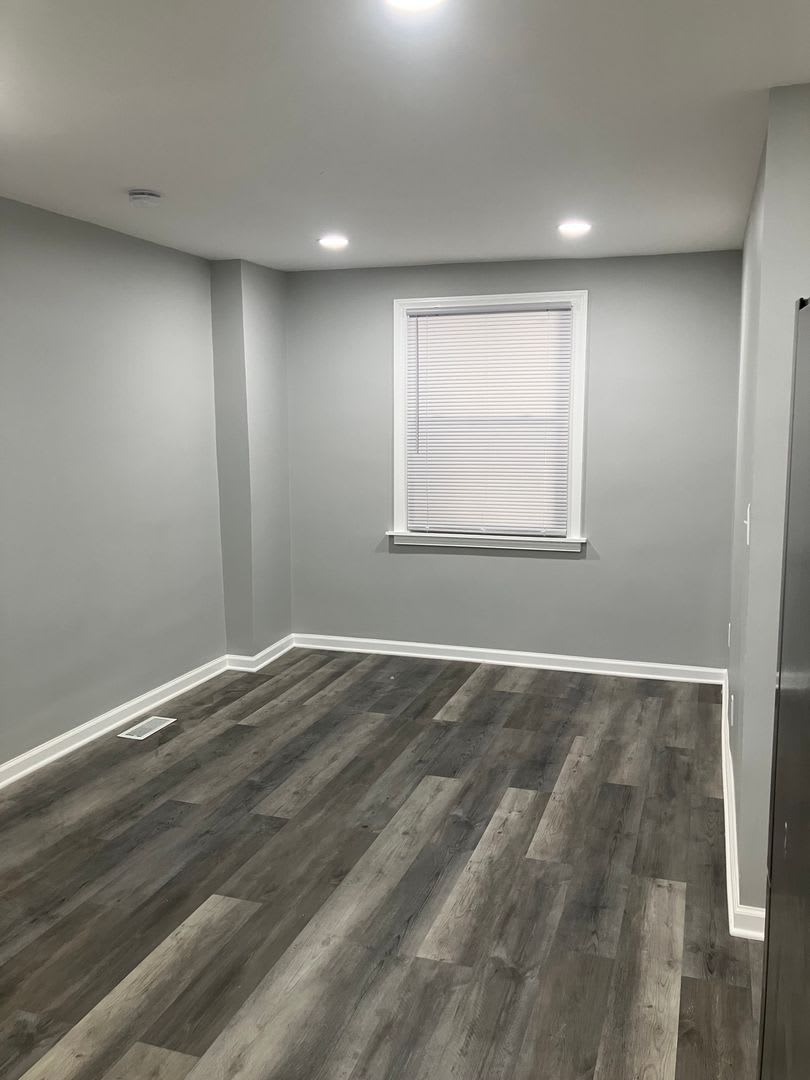 Beautifully Updated 2-Bedroom Home with Central A/C & Off-Street Parking – Baltimore, MD – photo 3