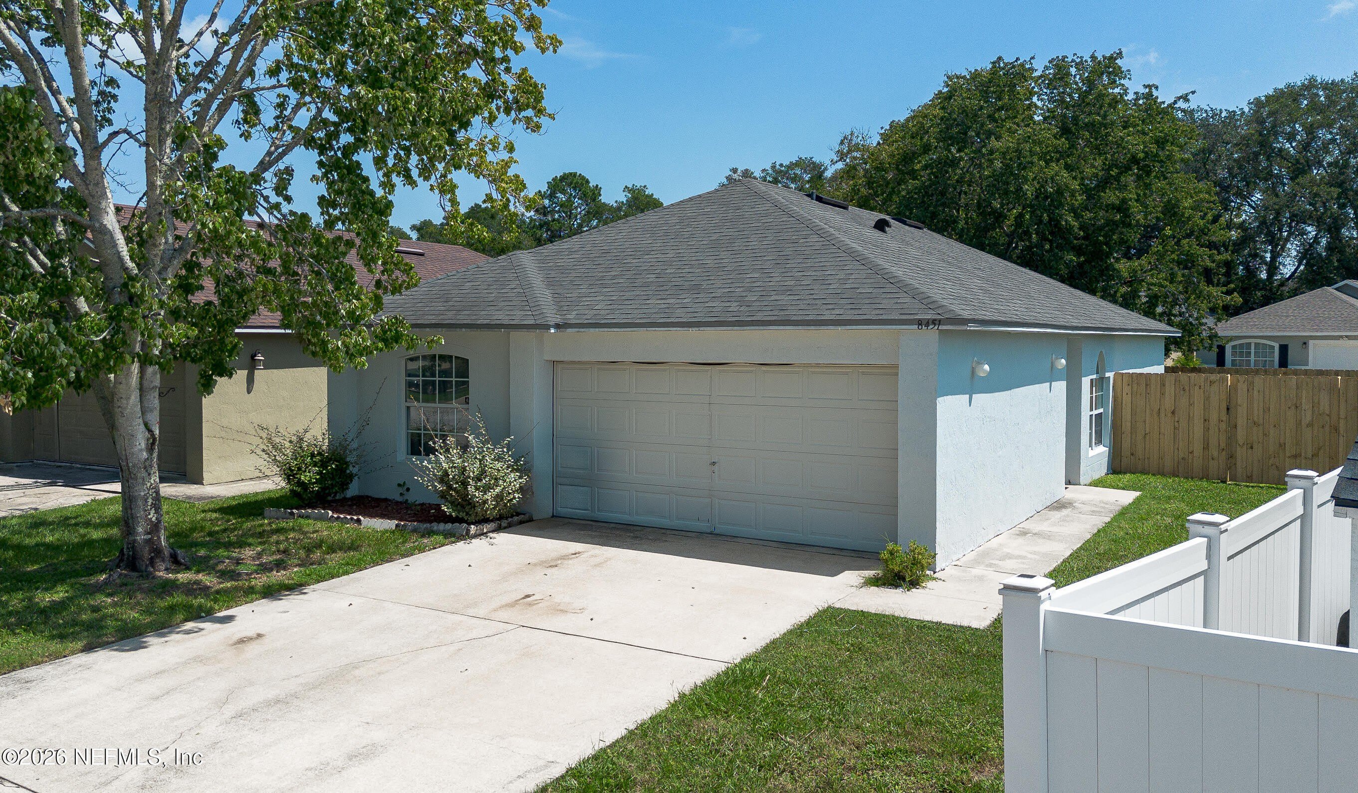 8451 OAK CROSSING Drive W – photo 1