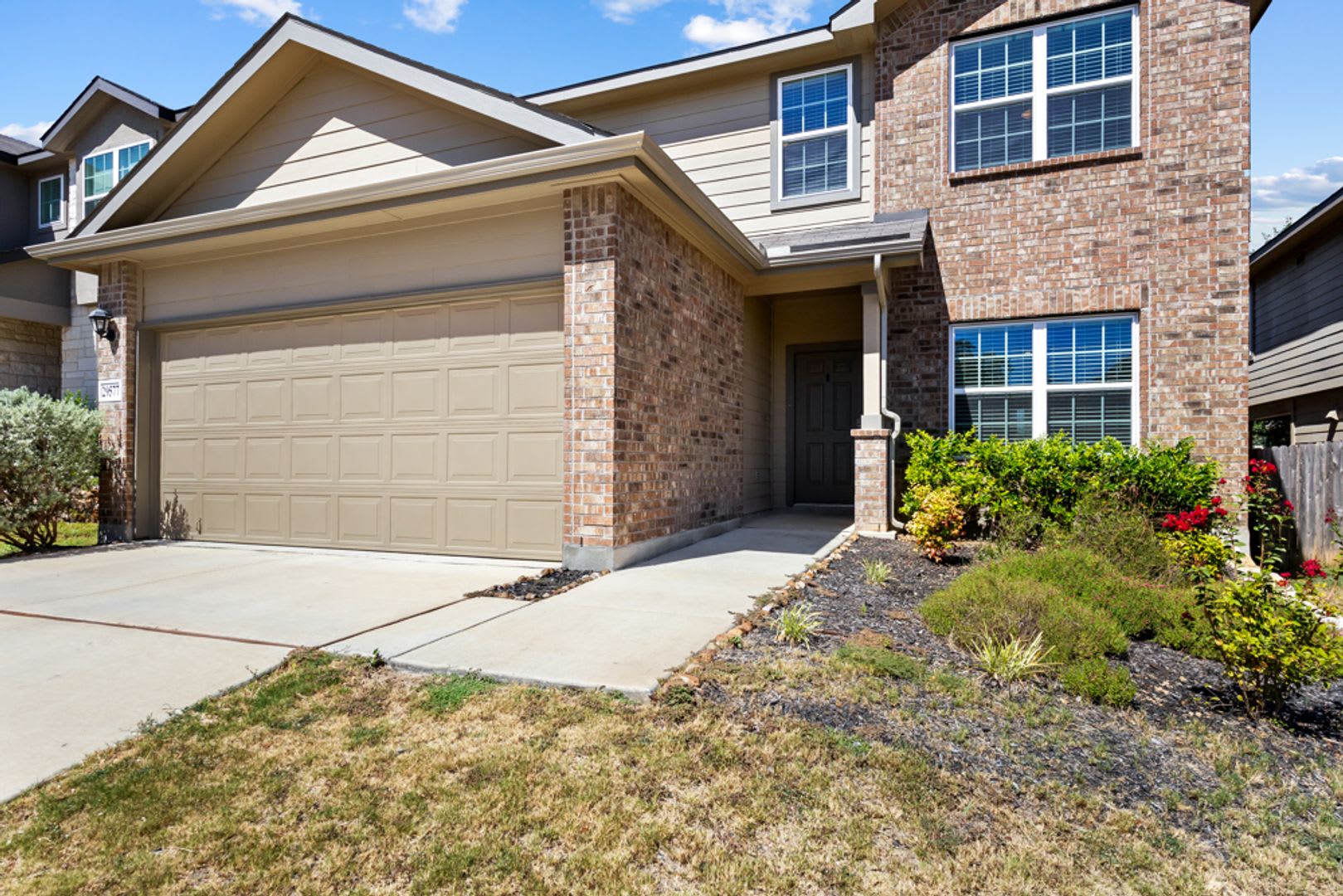 Generous Living Space in Copper Canyon – 5 Bedrooms & 3.5 Baths – photo 1