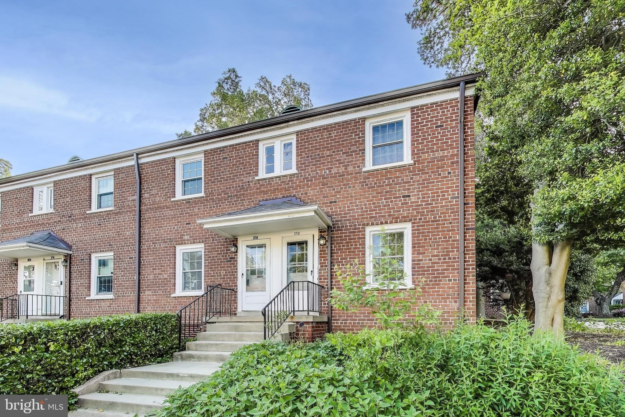 1716 E WEST Highway – photo 2