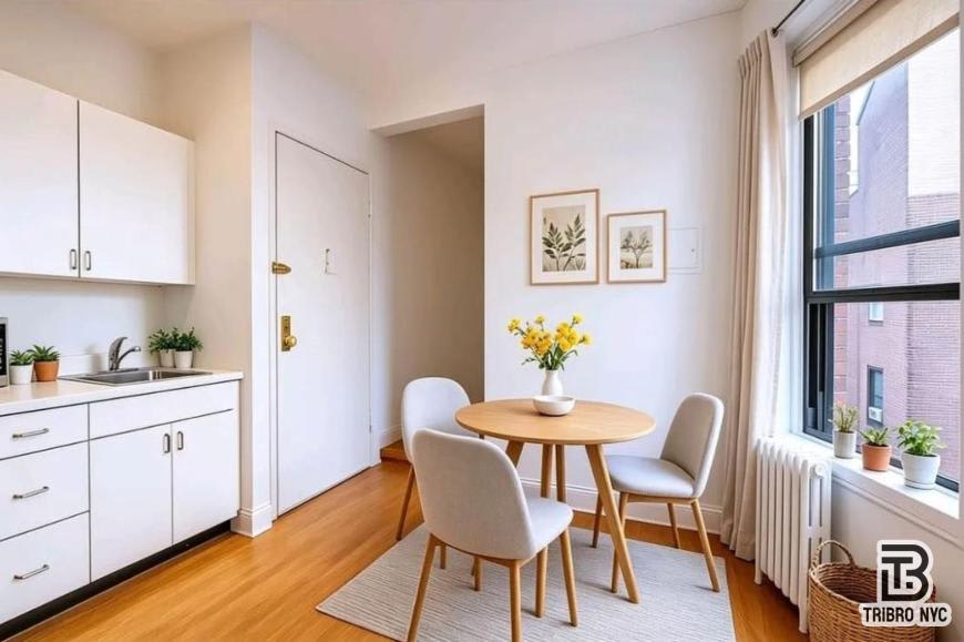 105 Thompson St – photo 2