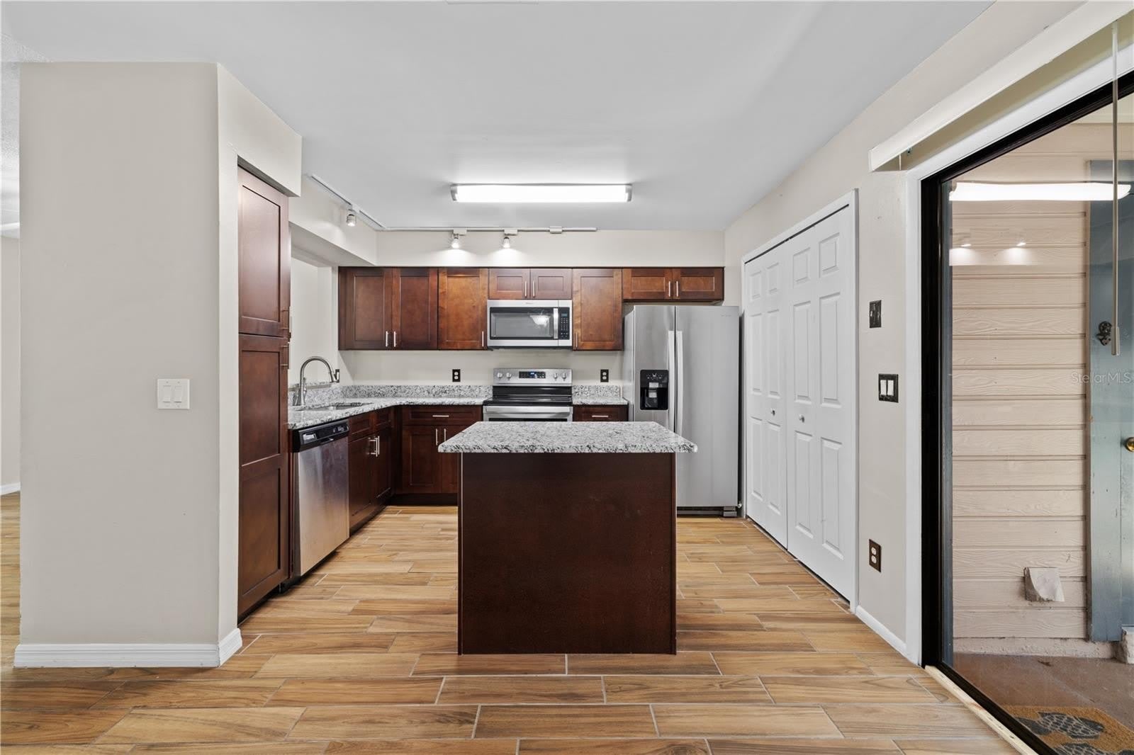 2941 LOWELL Court – photo 5