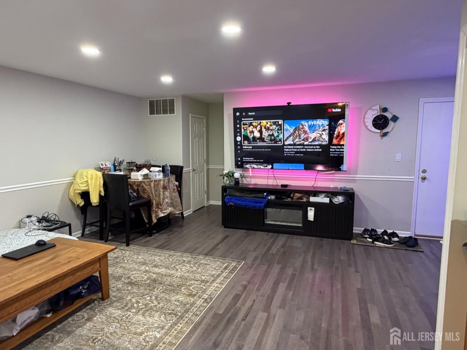 911 Yorkshire Drive – photo 2