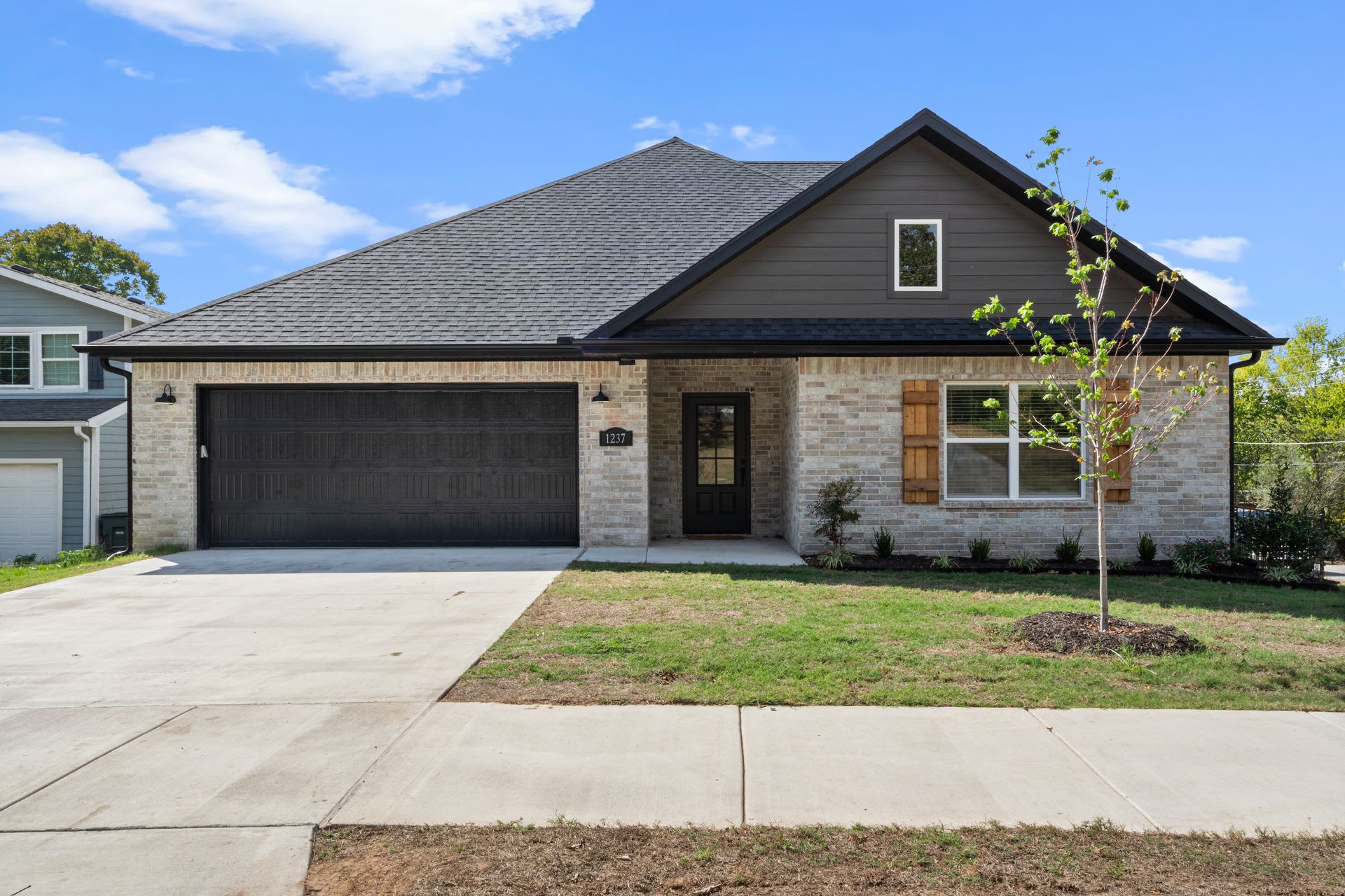 Student Housing Near the University of Arkansas! – photo 1