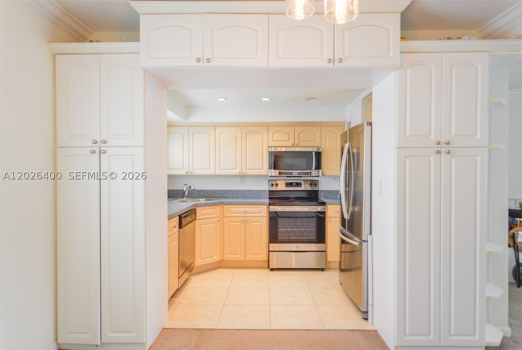 7720 SW 54th Ct – photo 4