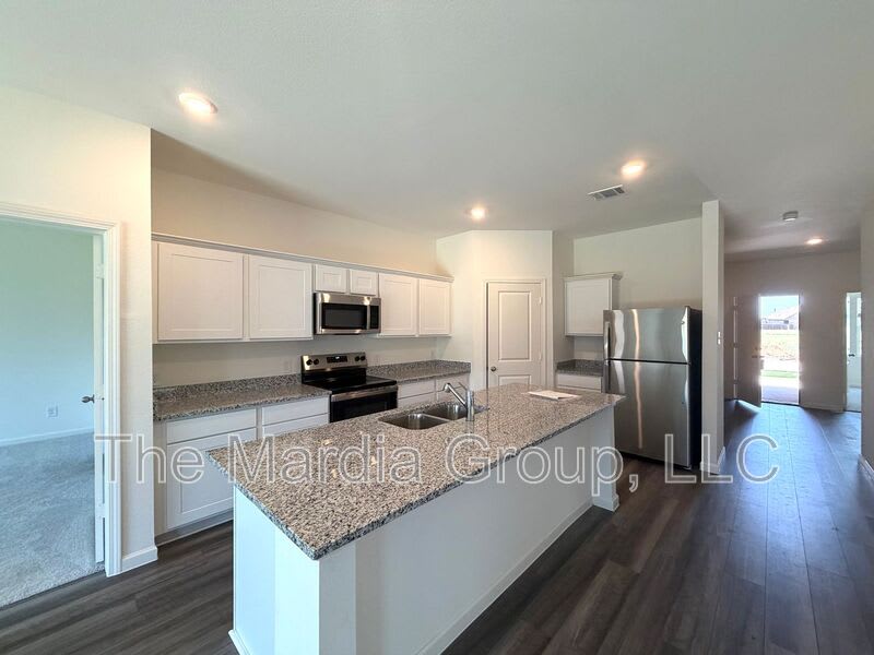 1246 Lambert Lane – photo 2