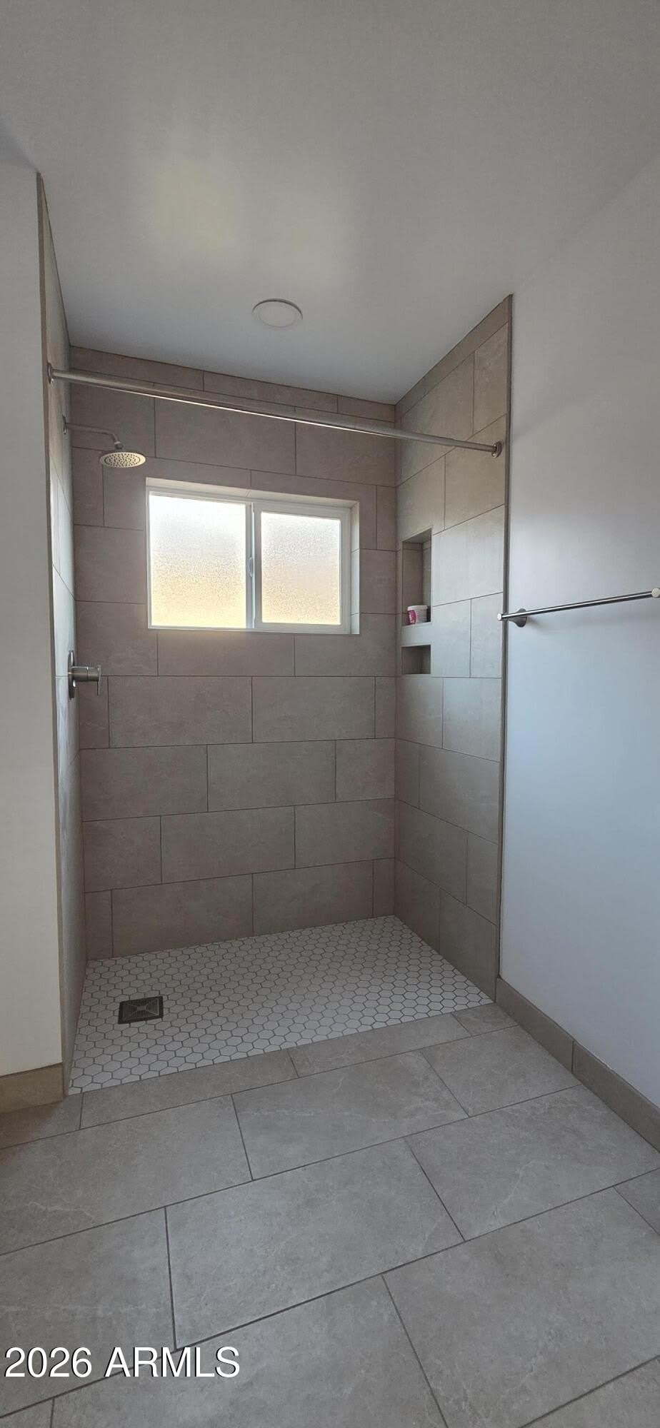 119 E HILL Drive E – photo 4