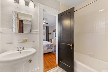 500 Queens Rd – photo 3