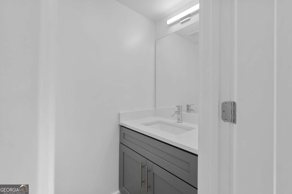 237 Howard ST NE 3 – photo 4