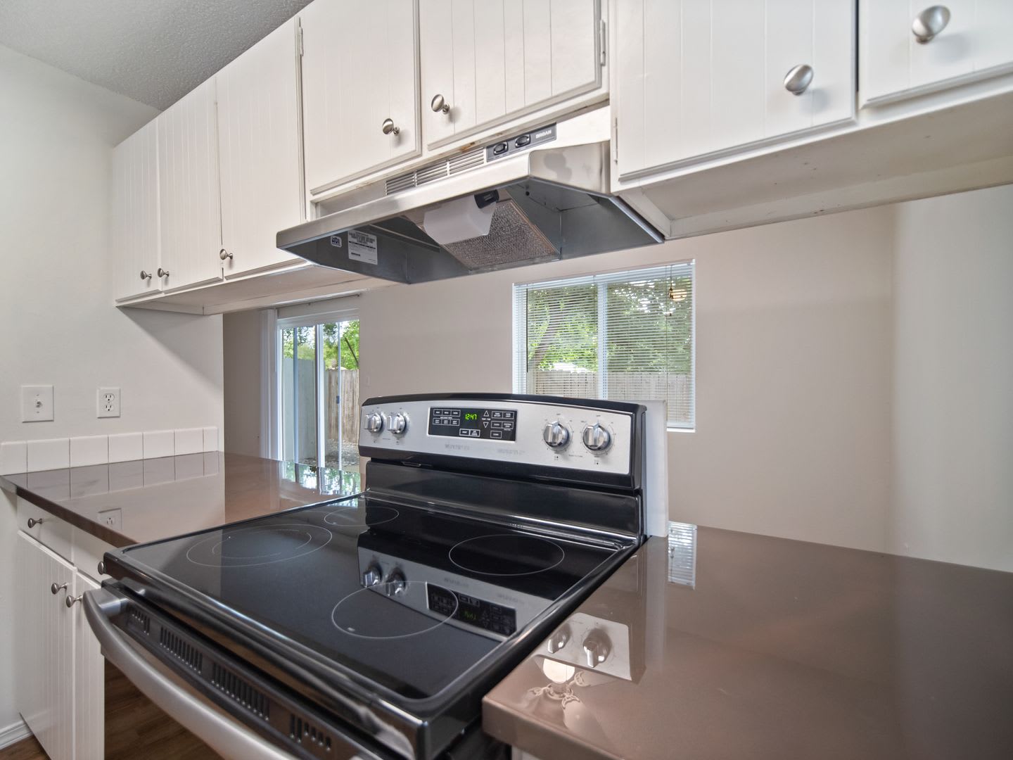 RENOVATED 1BD/1BA MILLWOOD APARTMENT – photo 5