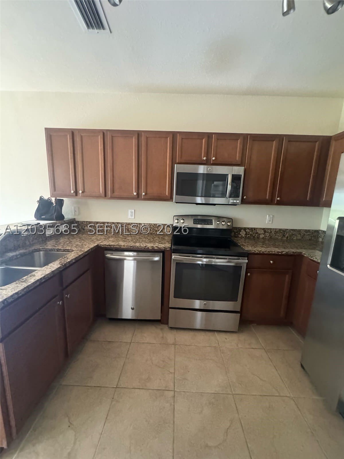 8900 NW 97th Ave – photo 3