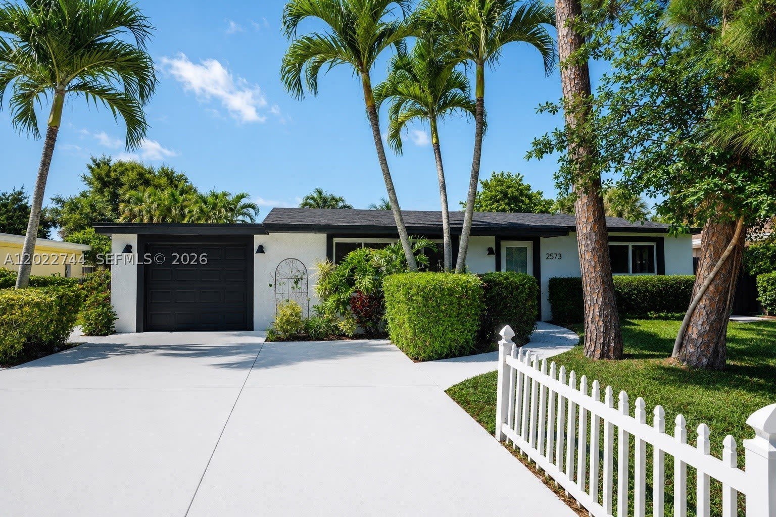 2573 Conroy Dr – photo 4