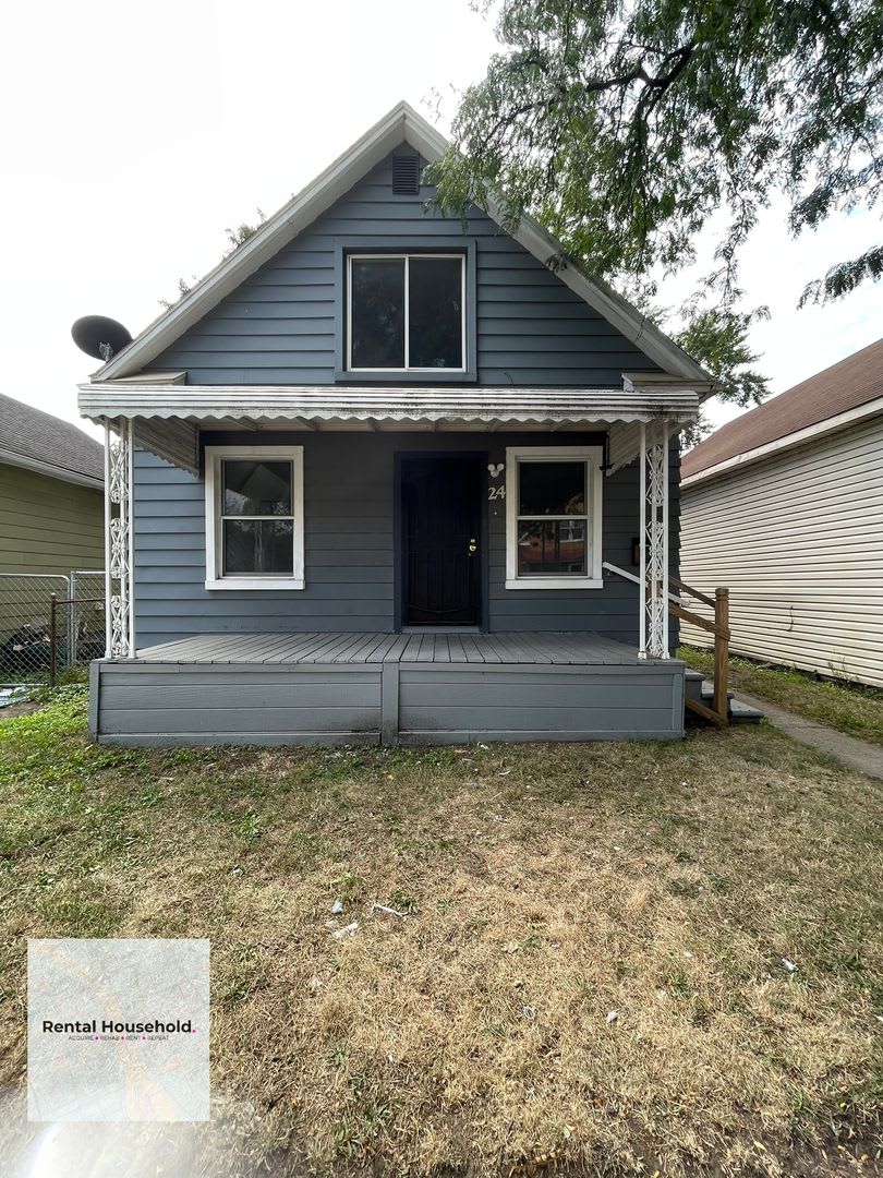 Charming 4 Bedroom Home-Centrally Located & Ready for Move-In! – photo 1