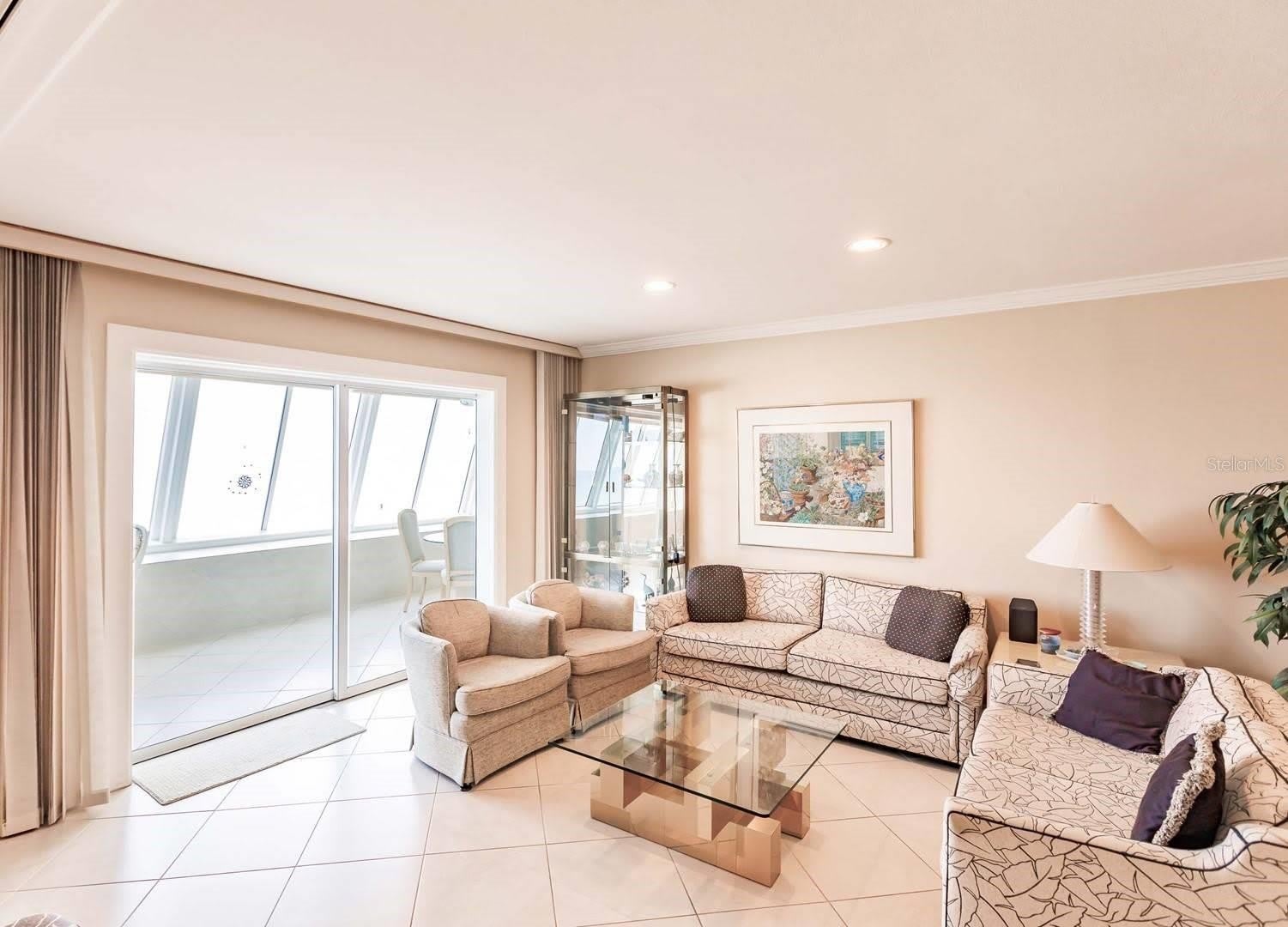 1055 W PEPPERTREE Drive – photo 3