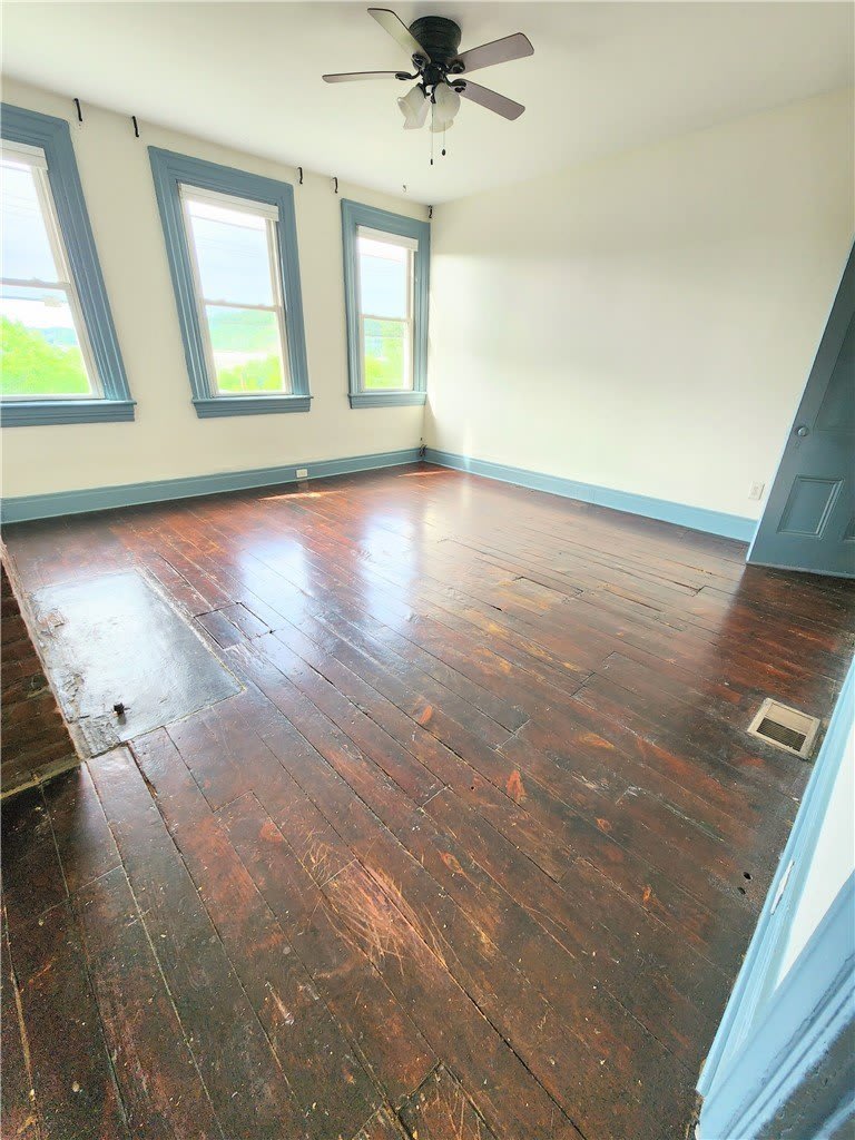 6066 Butler St – photo 3