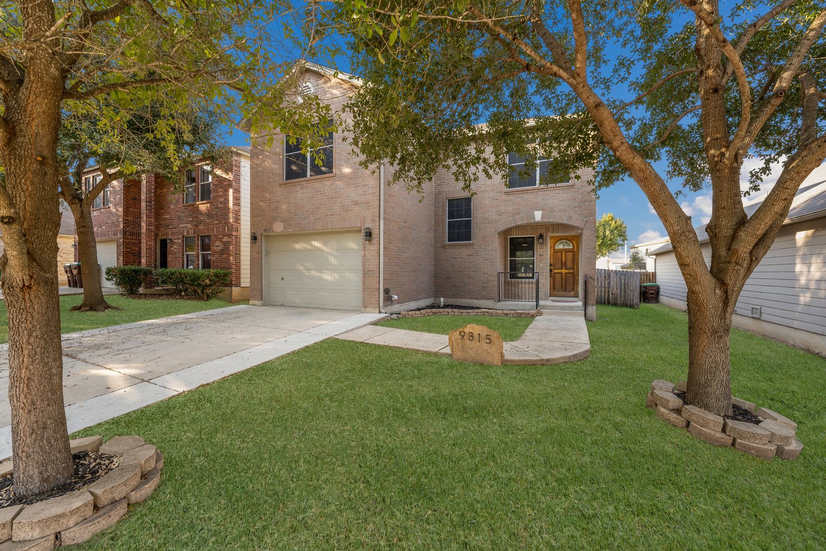 Charming & Spacious 3/2.5 in Mesa Creek – photo 1