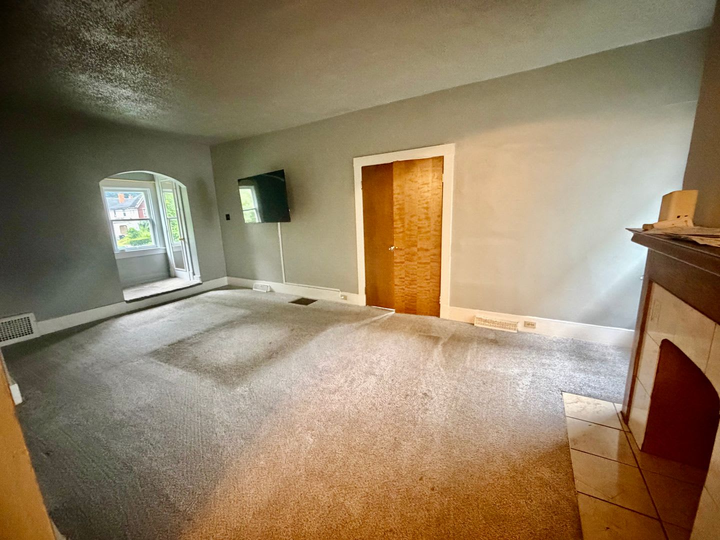 Spacious 3-Bedroom, 2-Bath Home with Large Deck & Off-Street Parking – photo 5