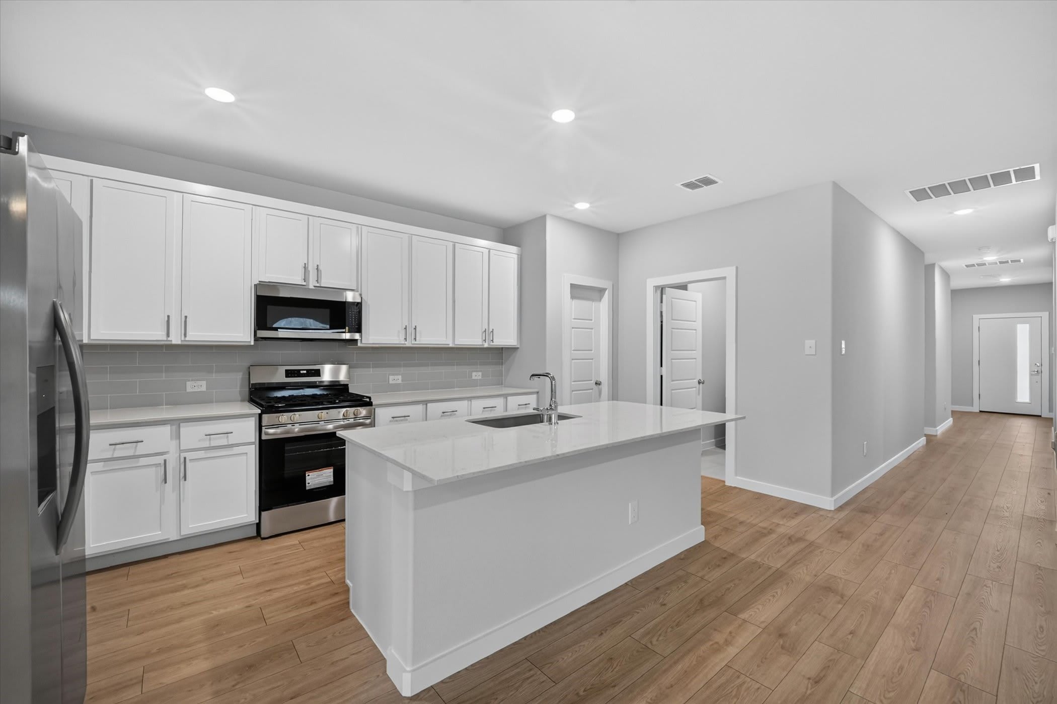 709 Summerberry Drive – photo 2