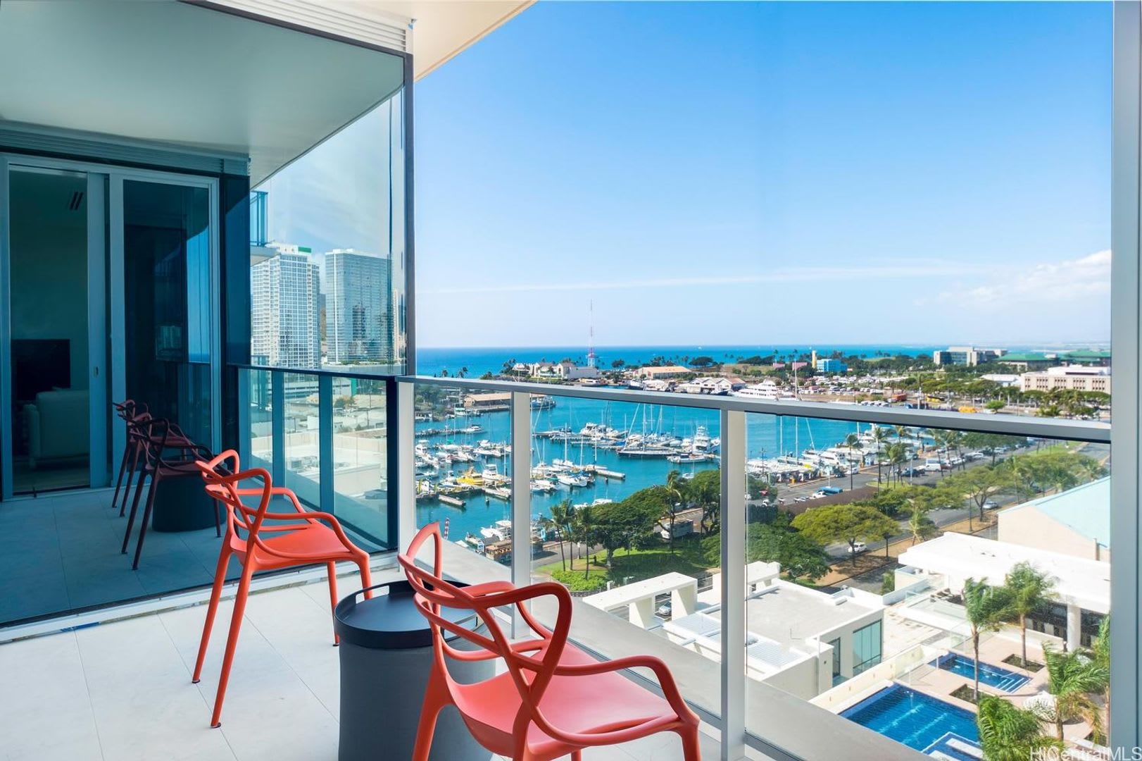 1 BD / 2 BA / 1 PK, Furnished – photo 1