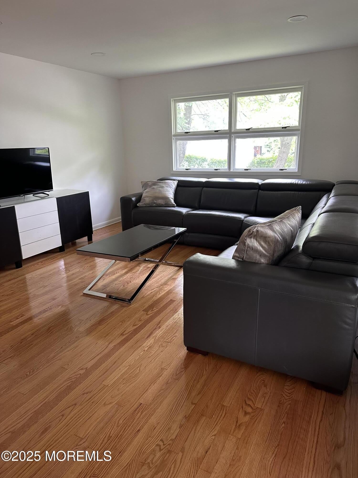 172 Larchwood Avenue – photo 2