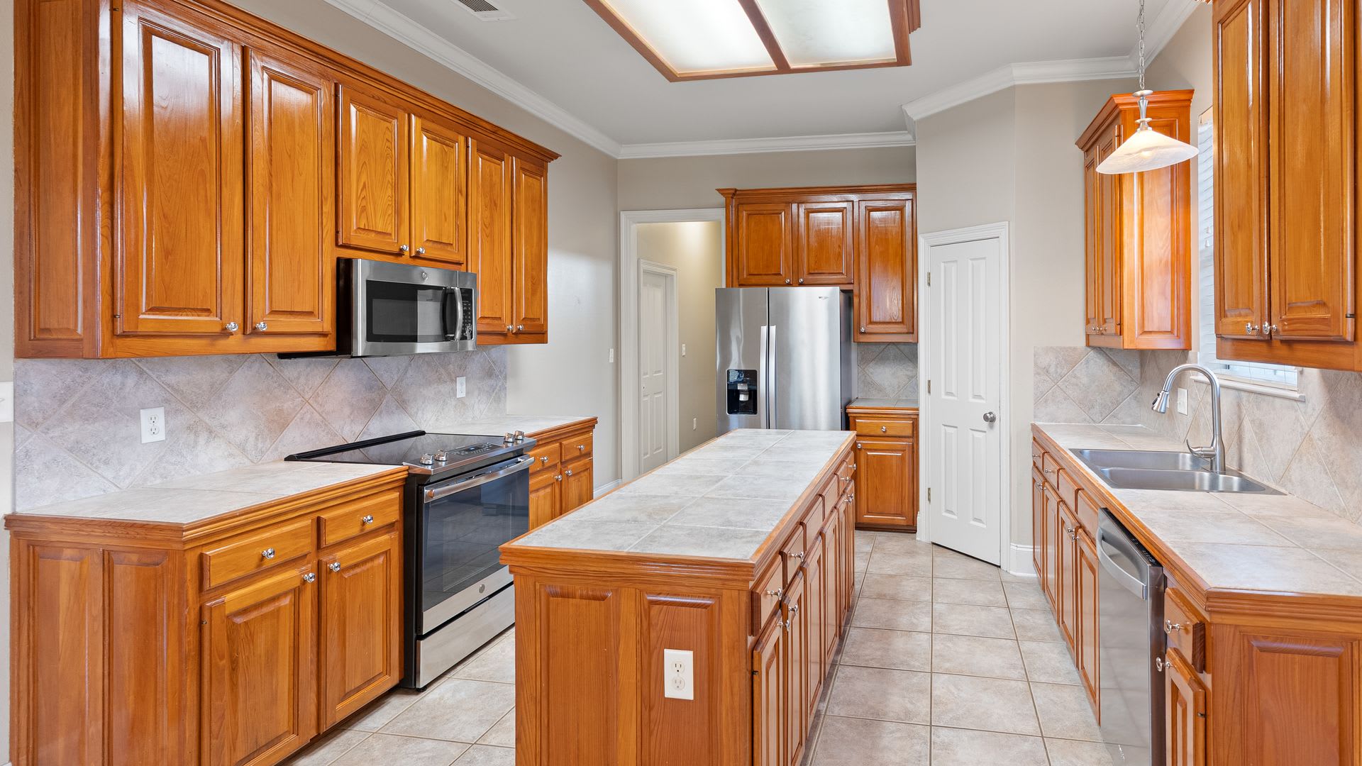 Now Leasing in Bluebonnet Highlands Subdivision! – photo 2