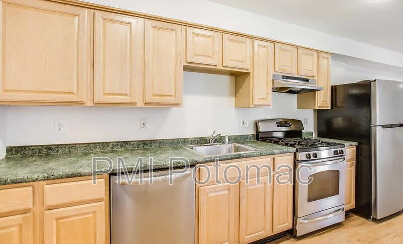 729 10th St NE – photo 5