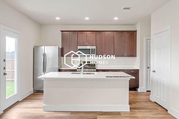 2813 Woodbrook Drive – photo 4