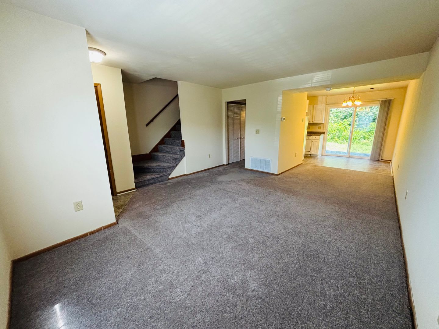 2 Bedroom, 1.5 Townhouse – photo 5