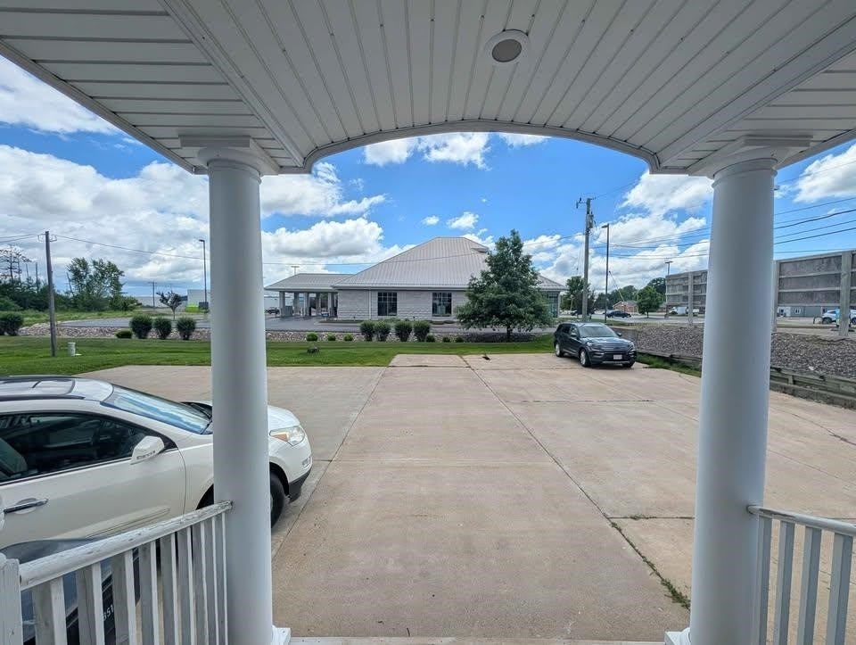 830 E BROADWAY AVENUE – photo 2