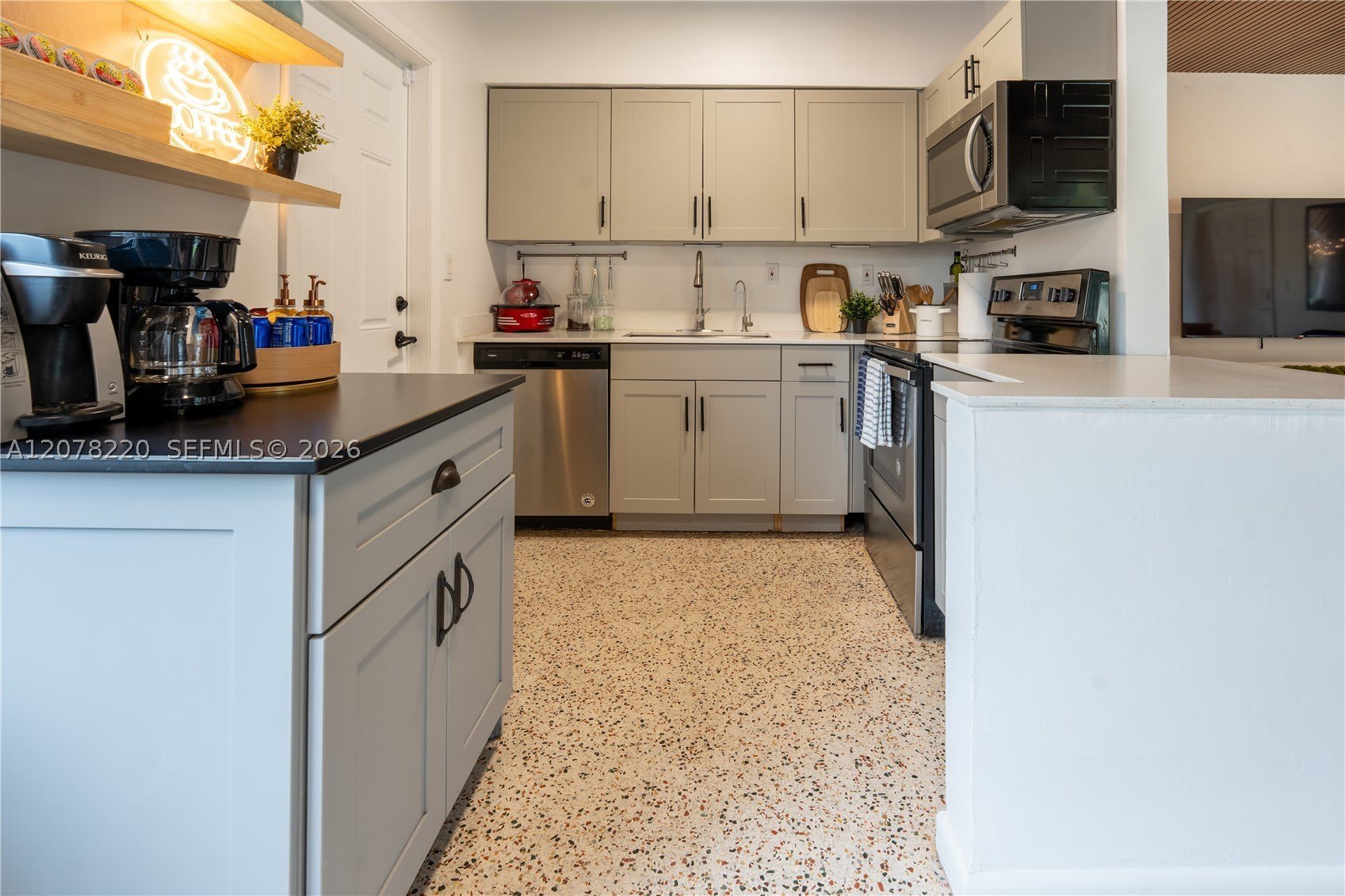 1315 NE 116th St – photo 2