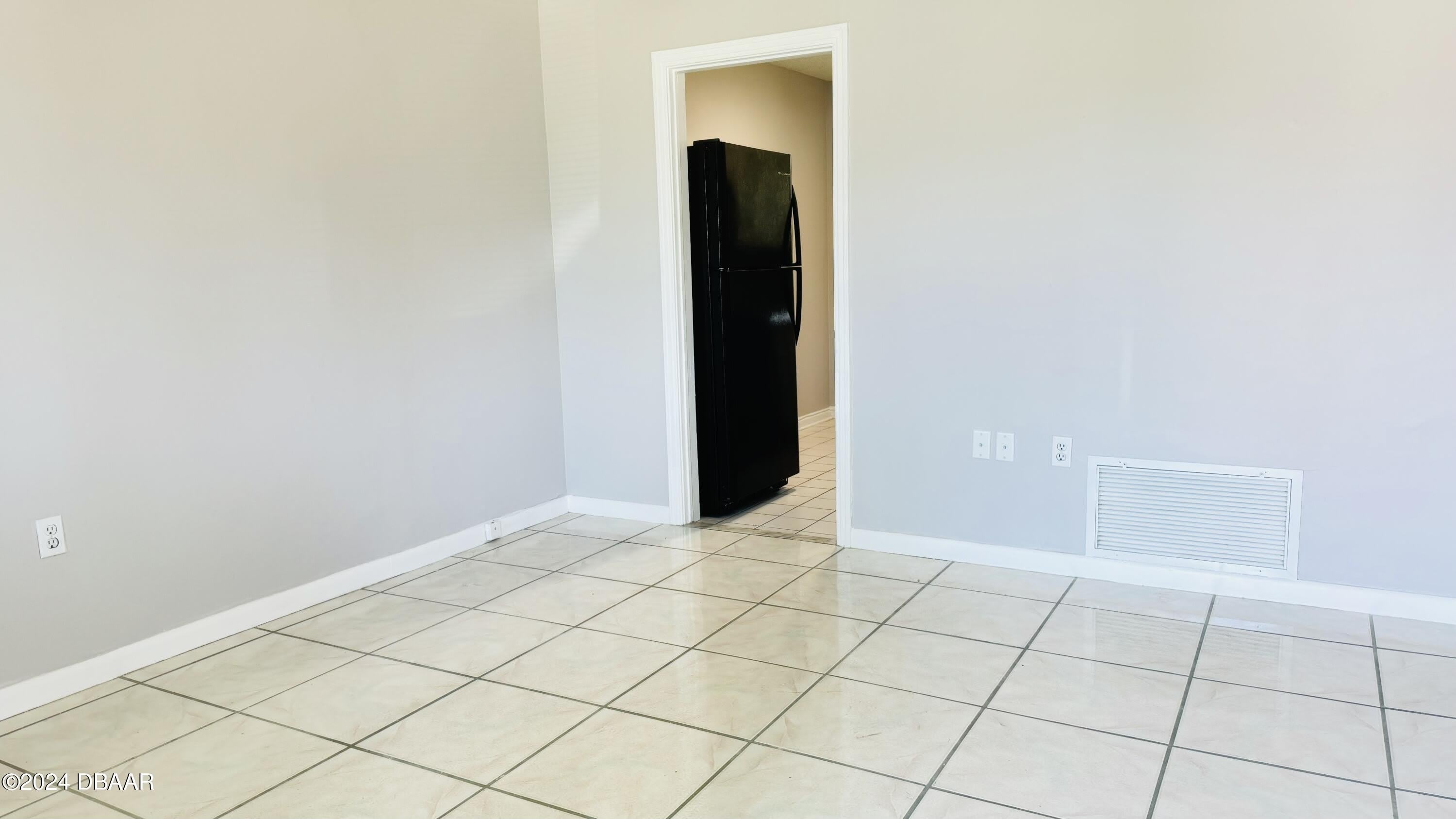 215 Rockefeller Drive – photo 3