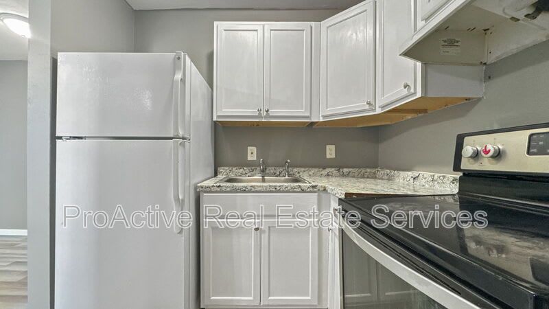 1100 Wilson Rd – photo 4