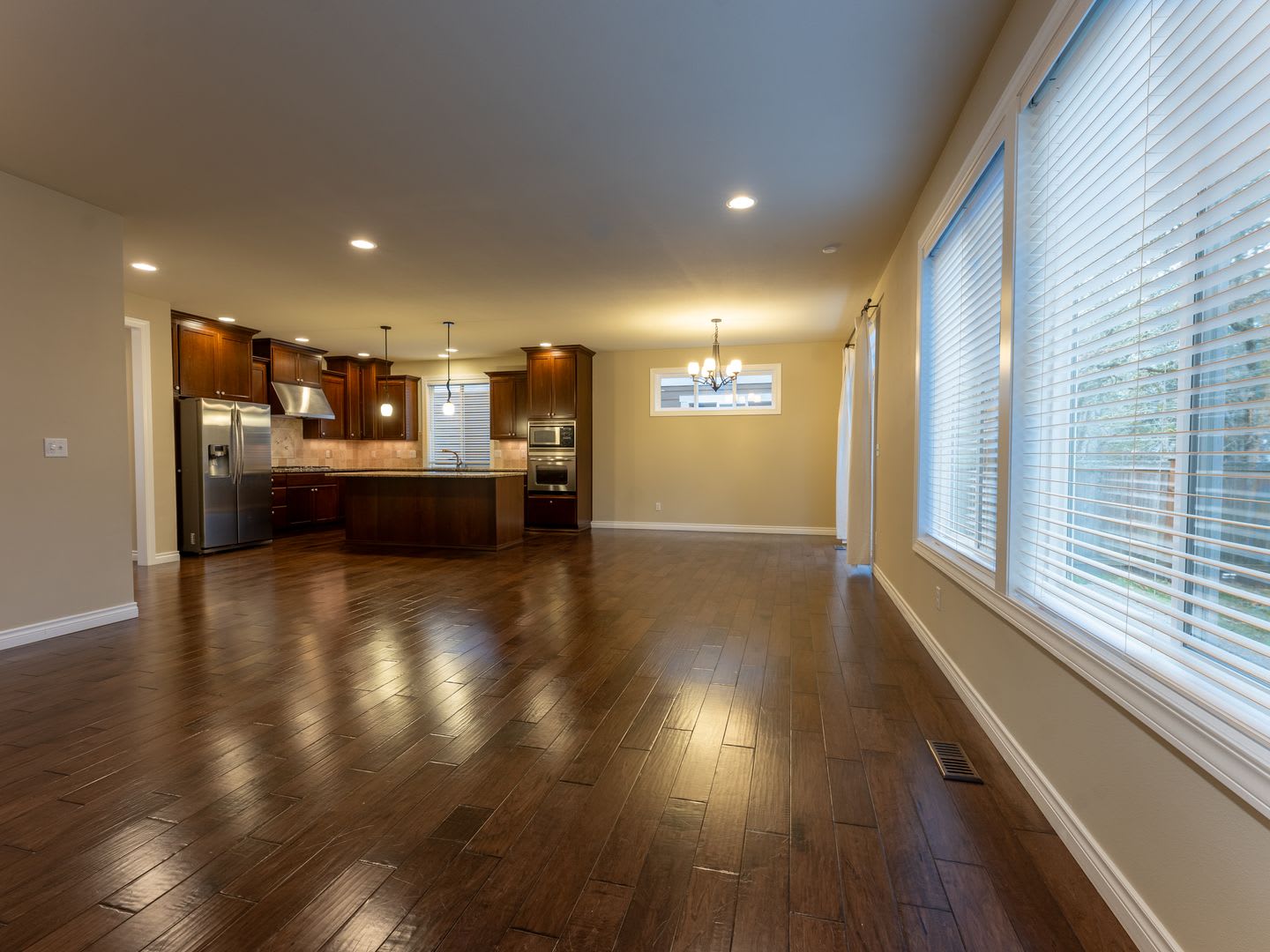 Beautiful Home in the Heart of University Place – photo 3