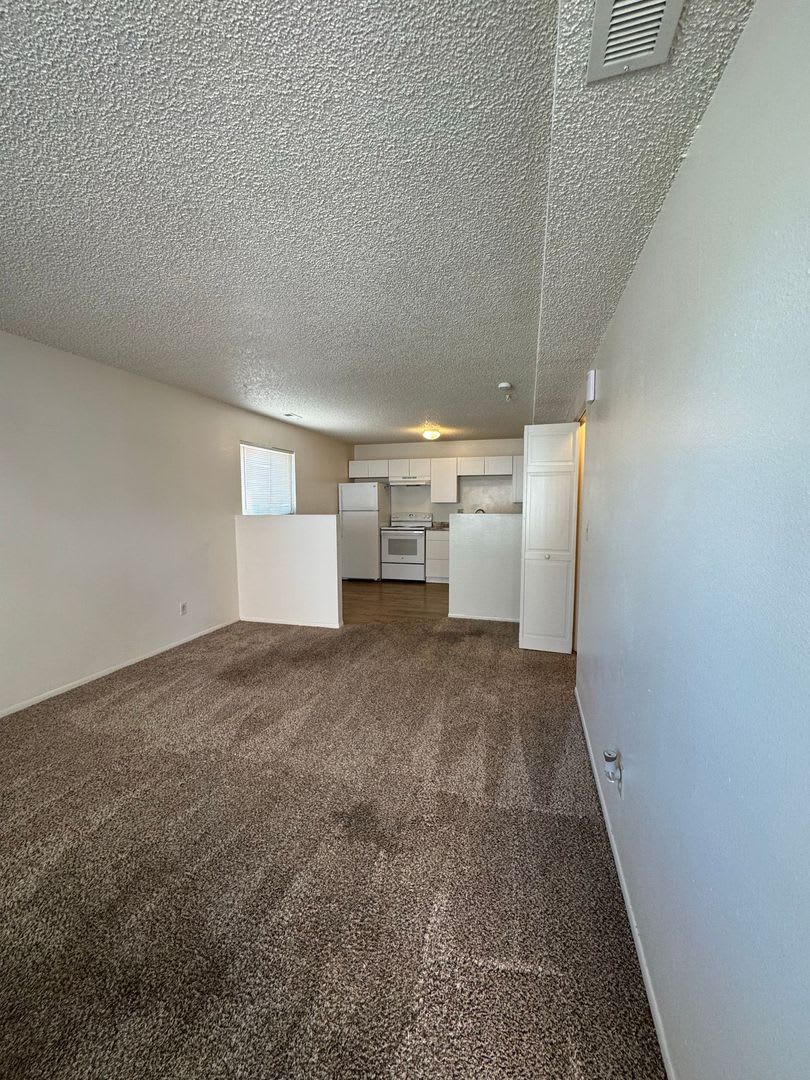 Cute 2 Bedroom Apartment for Rent on Provincial Drive – photo 3