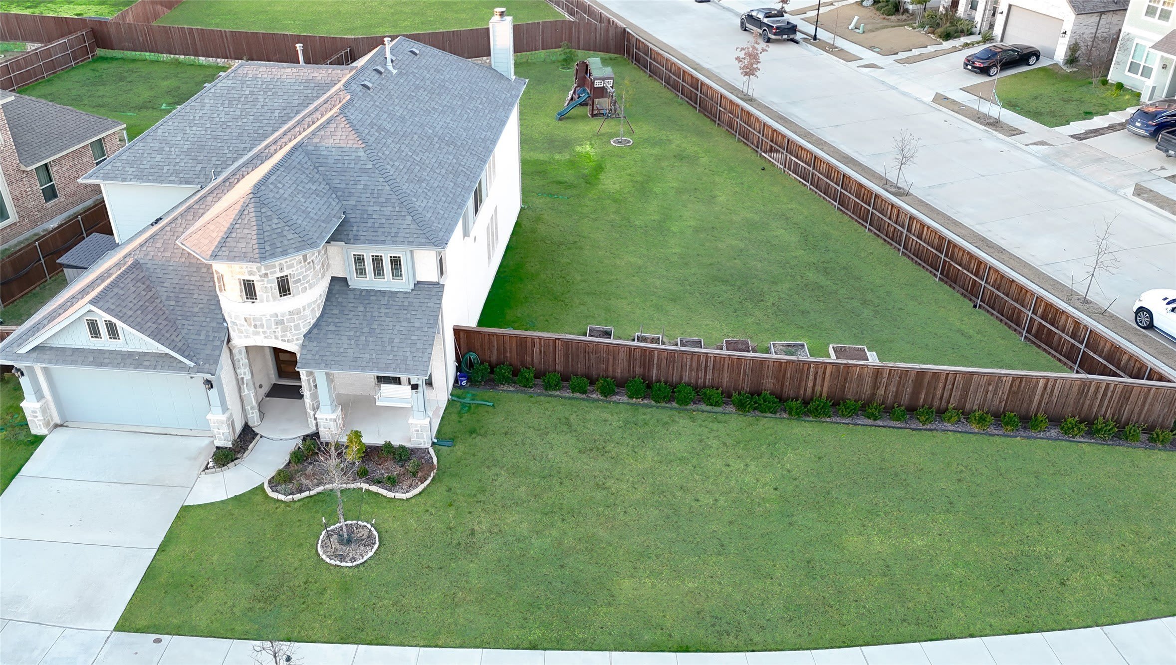 4147 Lagoon Place – photo 2
