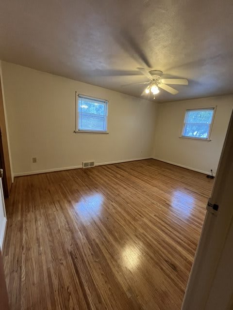 1078 1082 Bay Street 1078 – photo 2