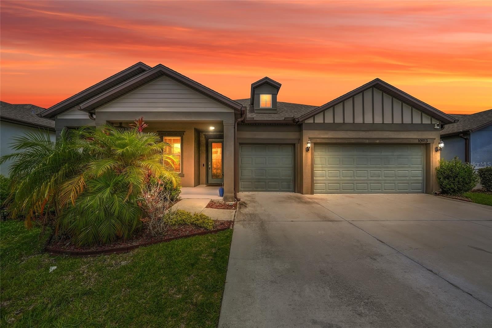 10913 GREEN HARVEST Drive – photo 1