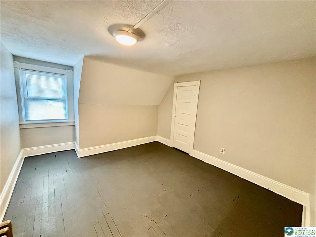 1840 Fairview Avenue – photo 2