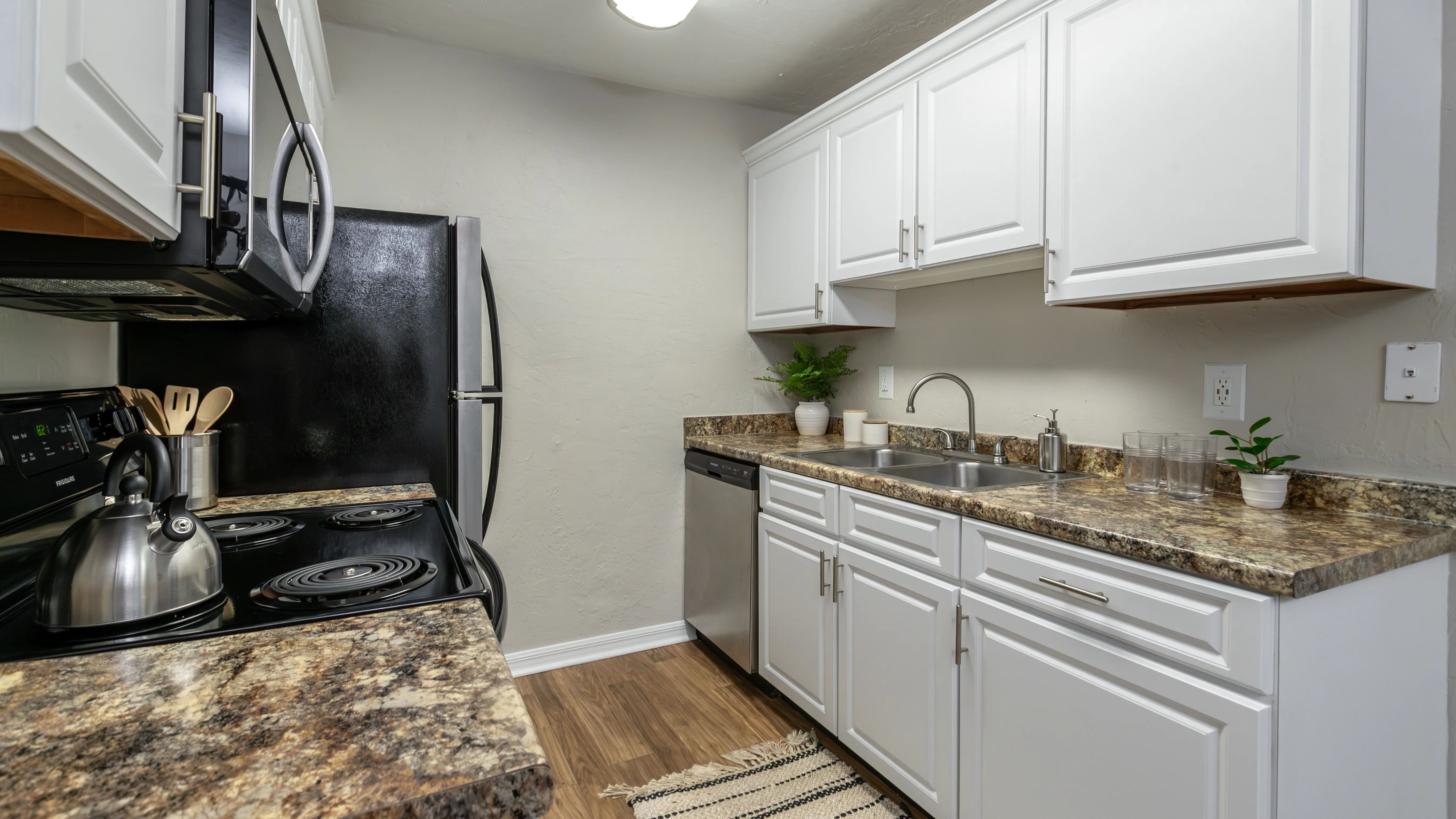 Ridgemar Commons – photo 3