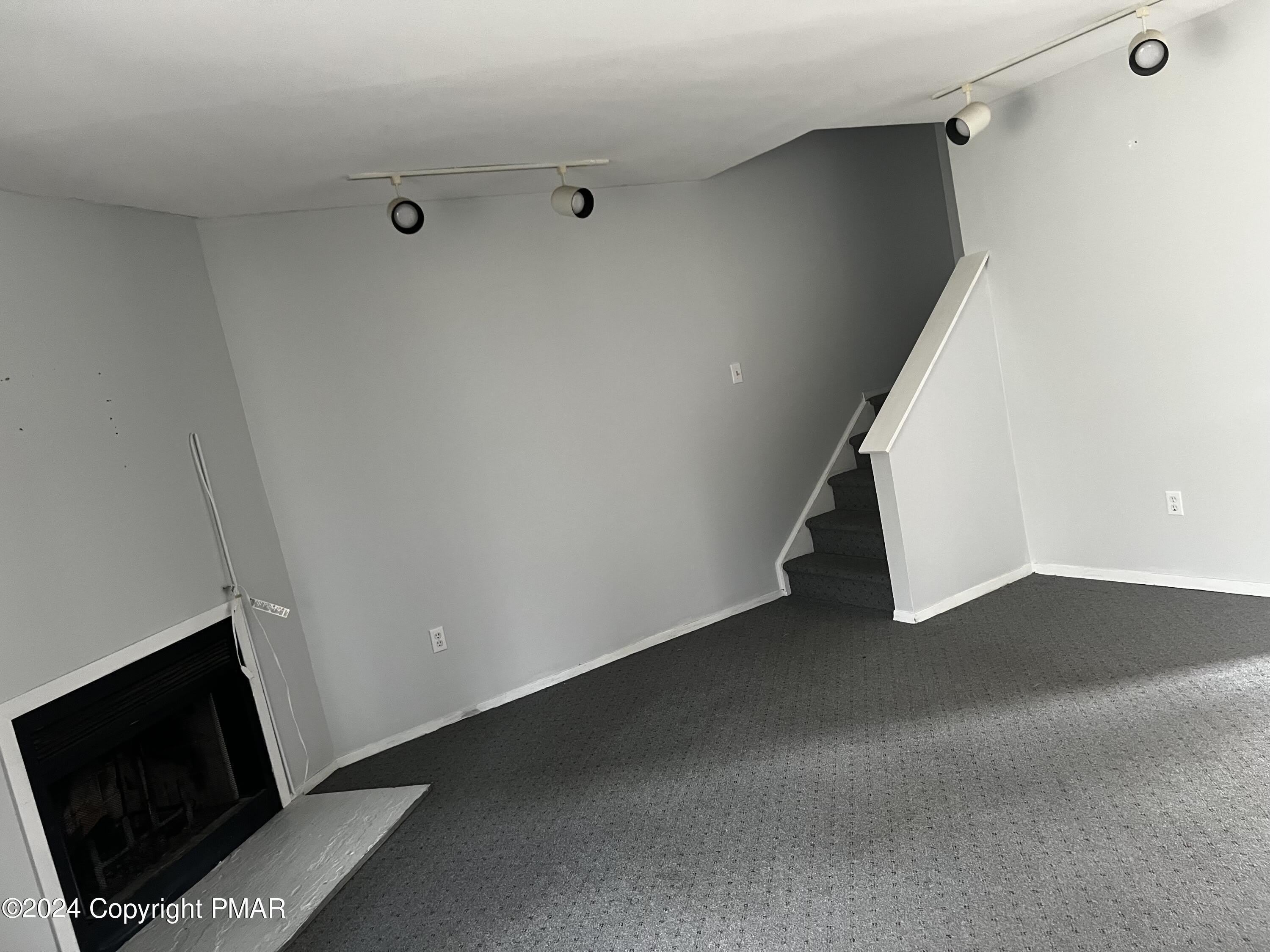 509 Wales Court – photo 4