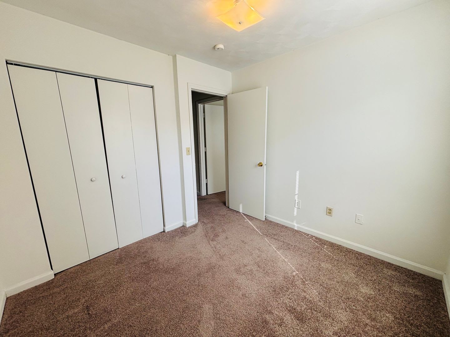 4 Bedroom 2 5 Half Bath Townhouse – photo 3