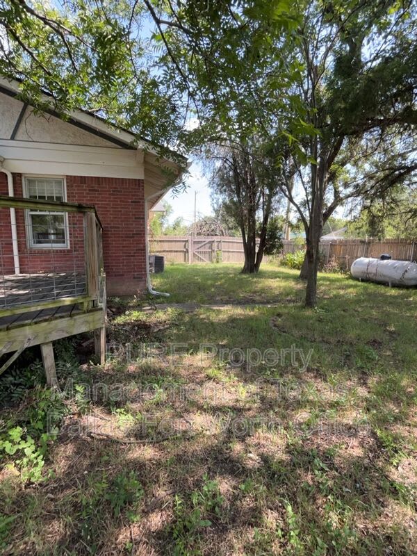 501 E Monroe St – photo 3