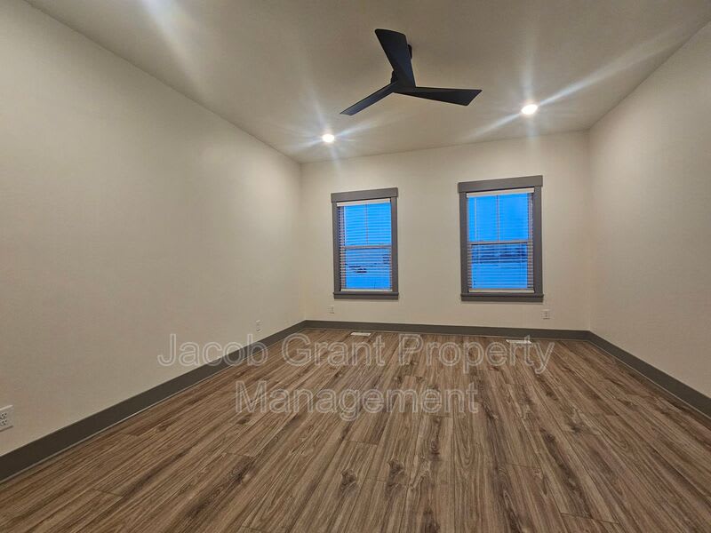 5157 N Beach Dr – photo 4