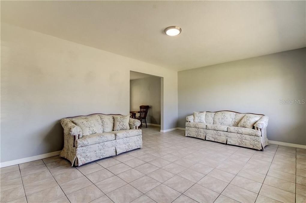 401 South Orion Avenue – photo 5
