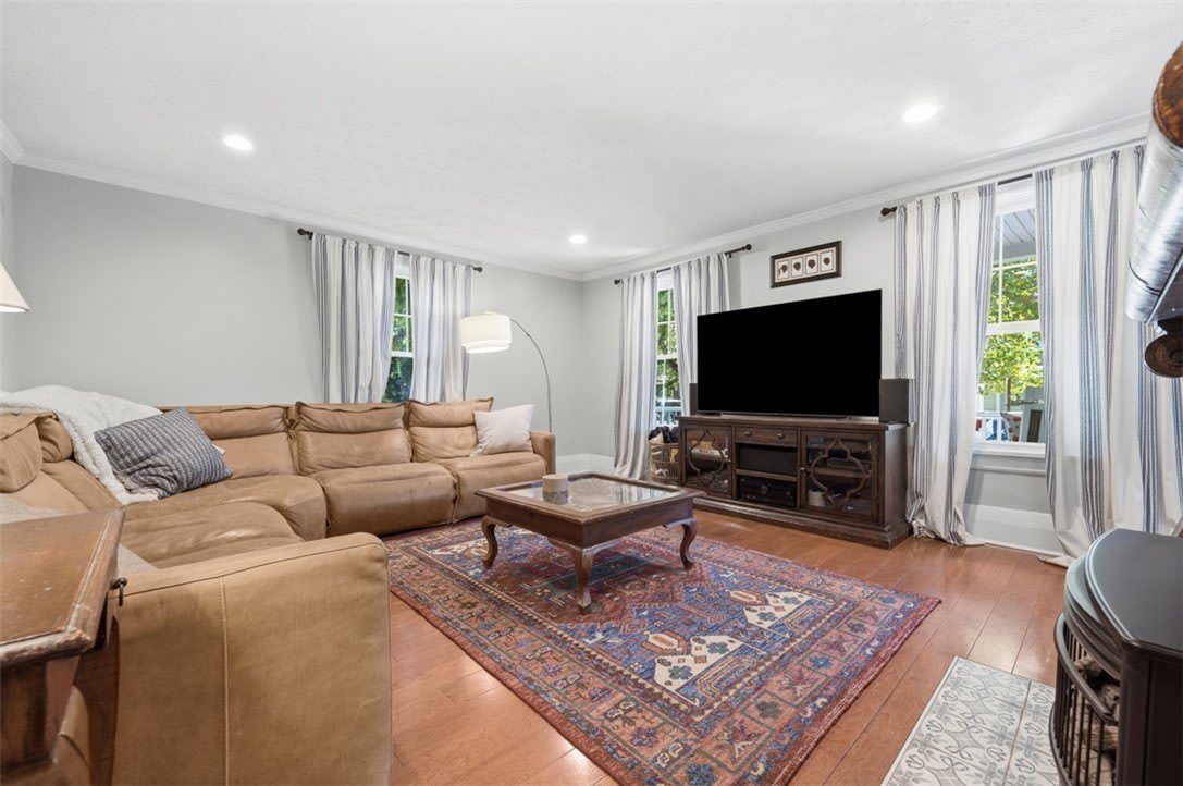 305 Centennial Ave – photo 5