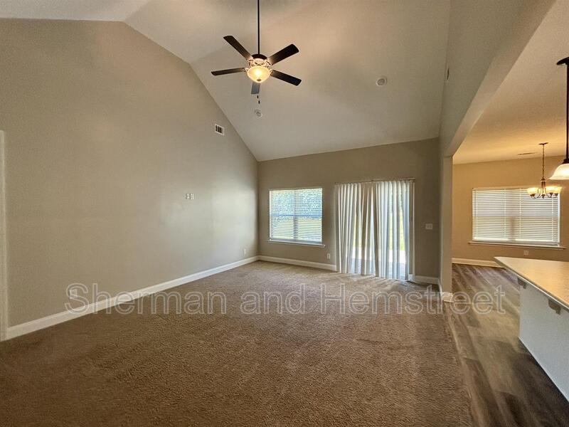 214 McDuffie Circle – photo 3