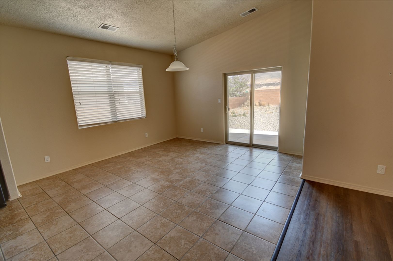 Los Lunas Home Available Now! – photo 3
