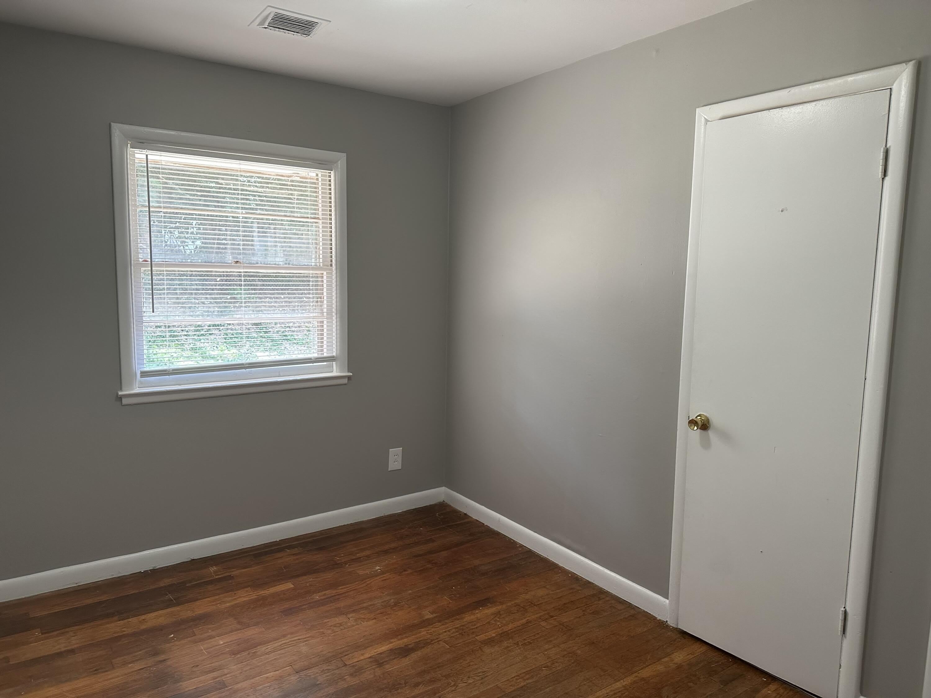 1072 Hudson Avenue – photo 4