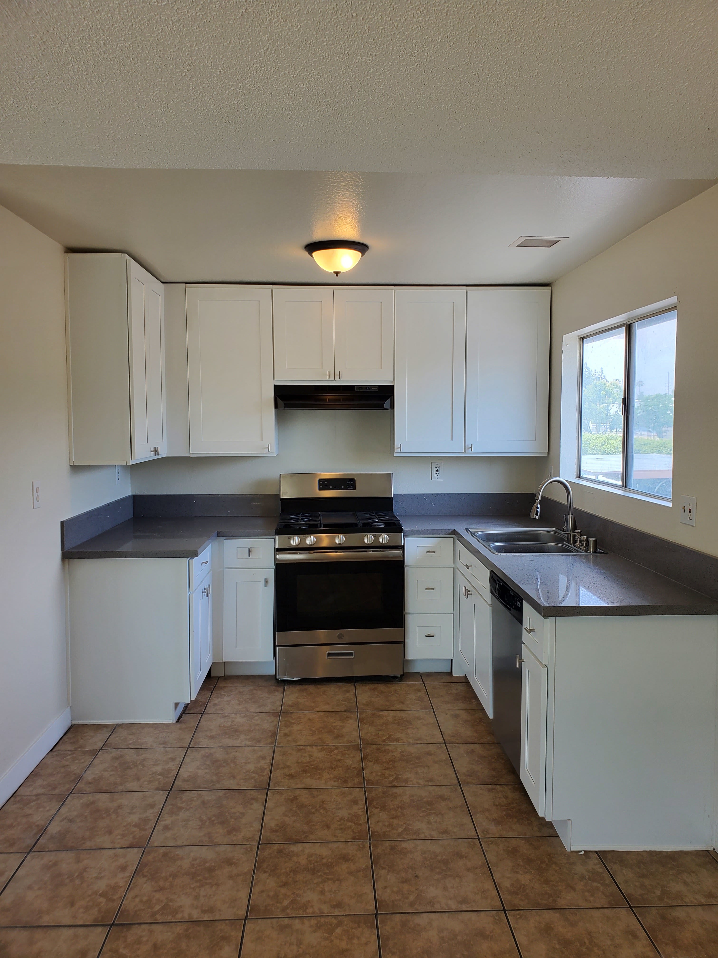 1116 Oxford Drive – photo 1